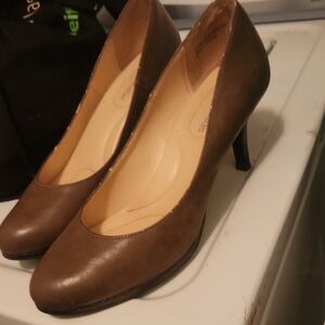 Kelly & Katie Classic Brown Heels